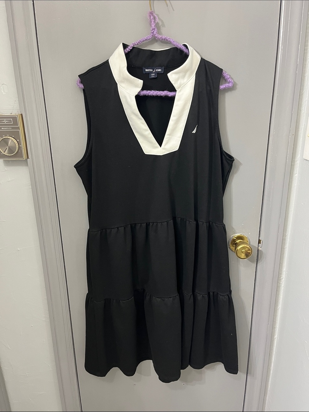 Nautica Black Sleeveless Tiered Midi Dress with White V-Neck Collar